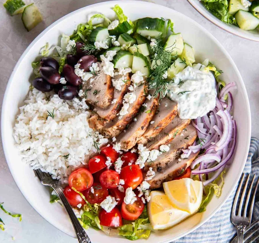 Delicious Greek Chicken Bowls with fresh vegetables and vibrant flavors