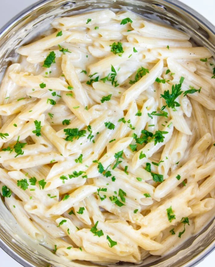 One Pot Creamy Garlic Pasta